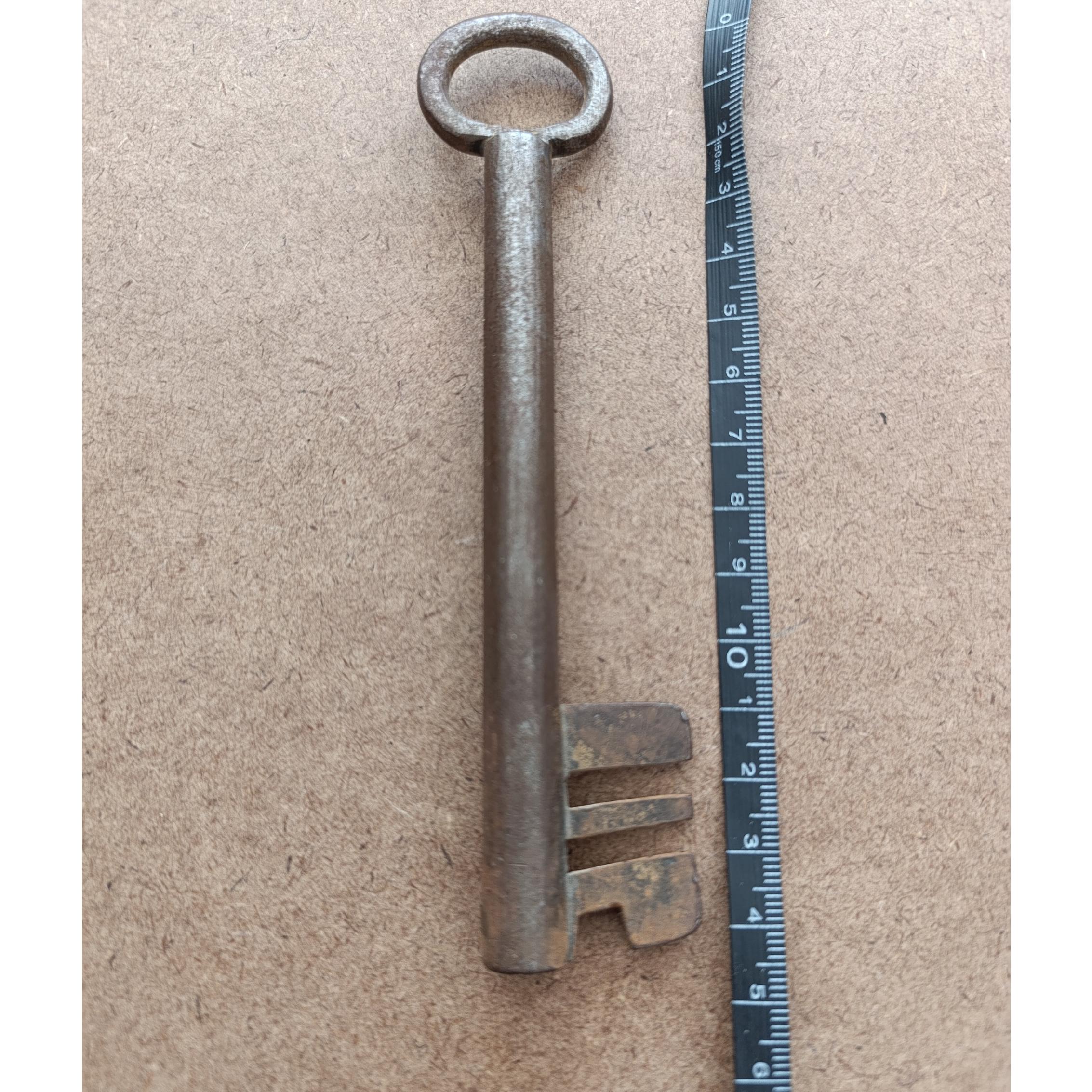 کلید قاجاری فولادی بزرگ 14سانت