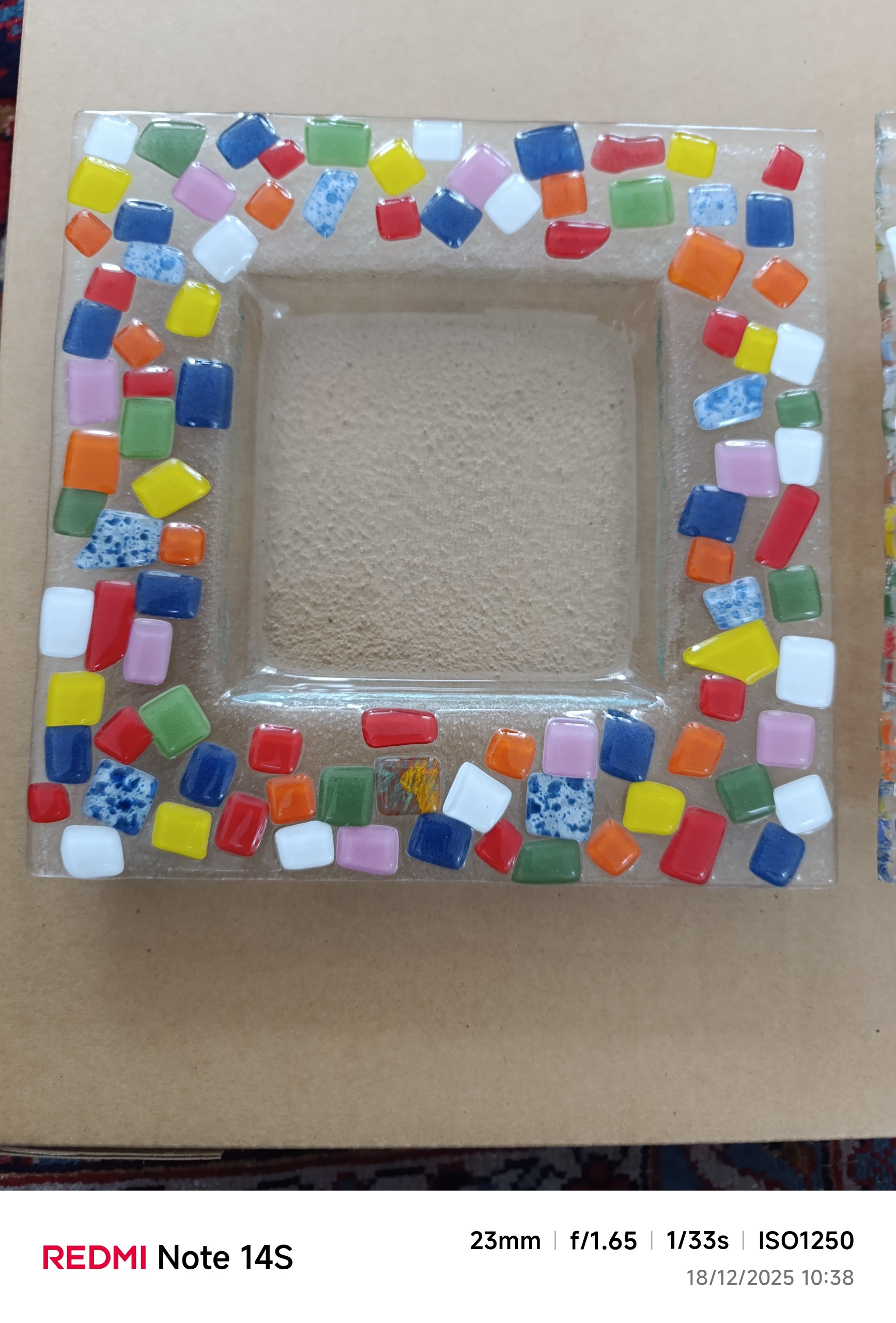 بشقاب بلور کار دست