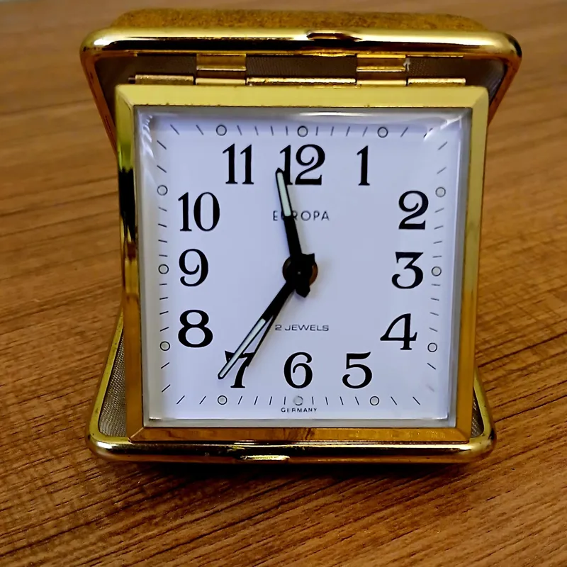 ساعت کیفی و رومیزی آلمانی در حد صفر