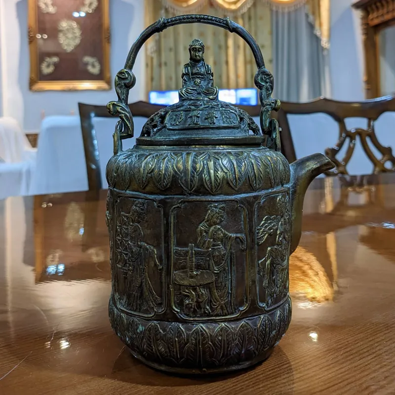 قوری برنزی تیره آنتیک