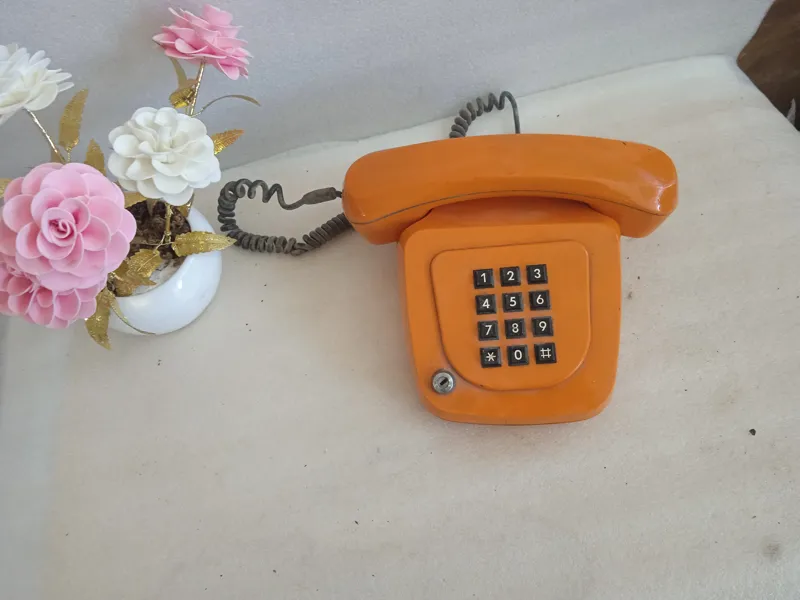 تلفن رومیزی چرخشی قدیمی آنتیک و کلکسیونی