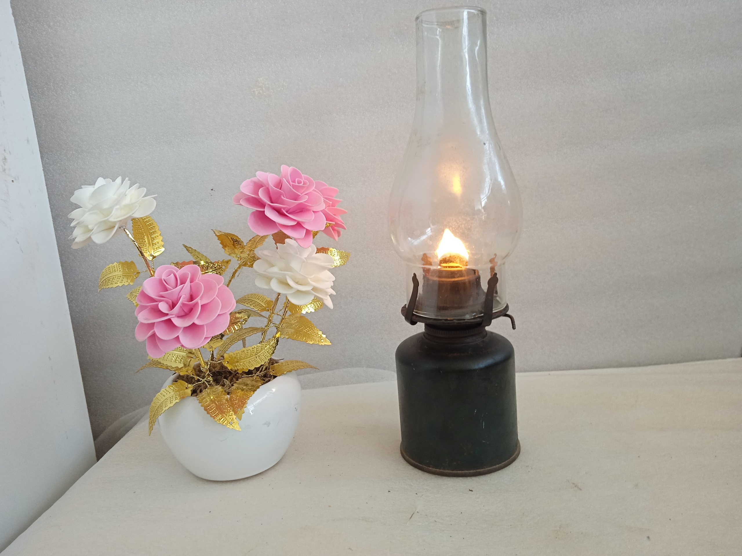 چراغ لامپا نفتی قدیمی و نوستالژیک و کلکسیونی