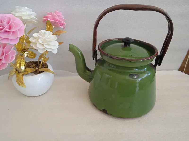 کتری لعابی قدیمی روسی زیبا و نوستالژیک