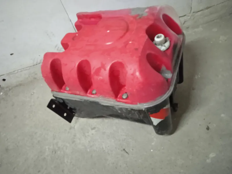 مخزن یا منبع آب پلاستیکی 30 لیتری پایه دار