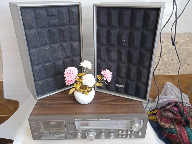 رادیو ضبط اف ام دار قدیمی سالم و روشن