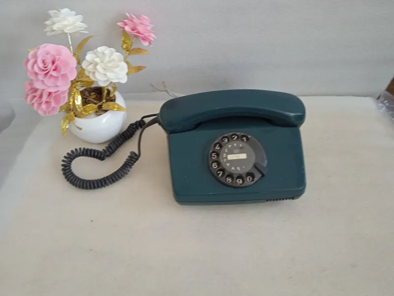 تلفن رومیزی چرخشی قدیمی آنتیک و کلکسیونی