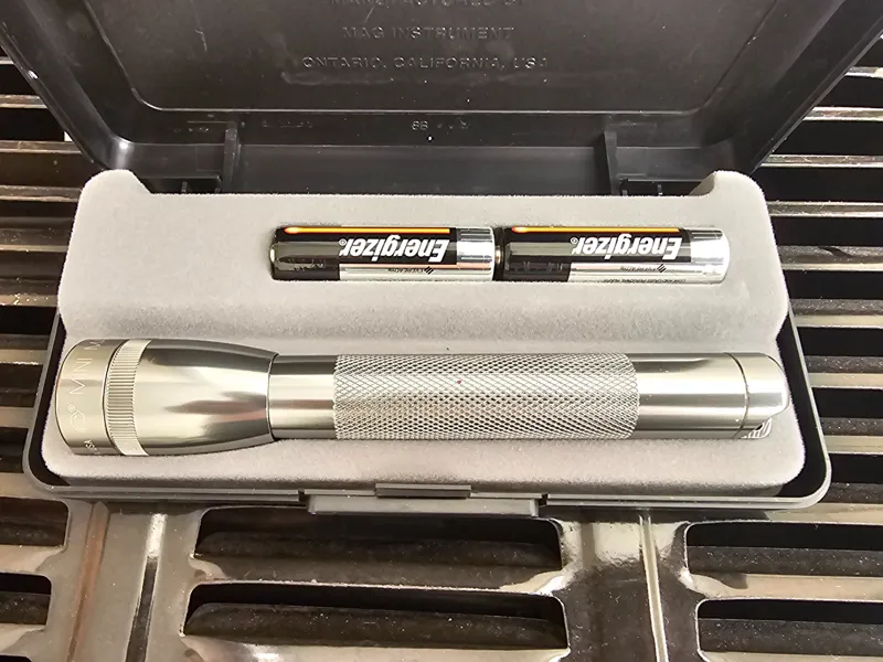 چراغ قوه آمریکایی mini maglite