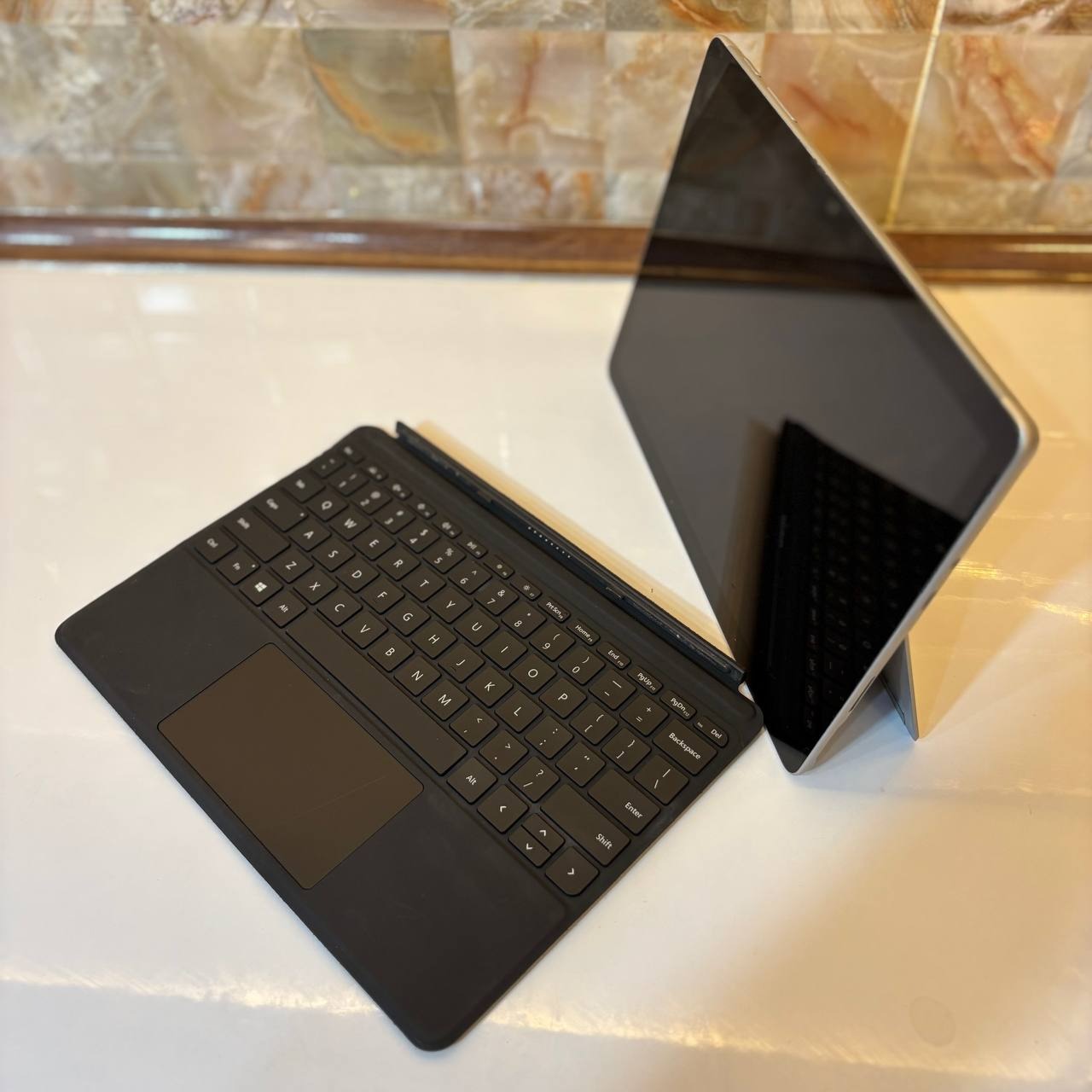 سرفیس گو2 سیم کارت خور/Surface go2