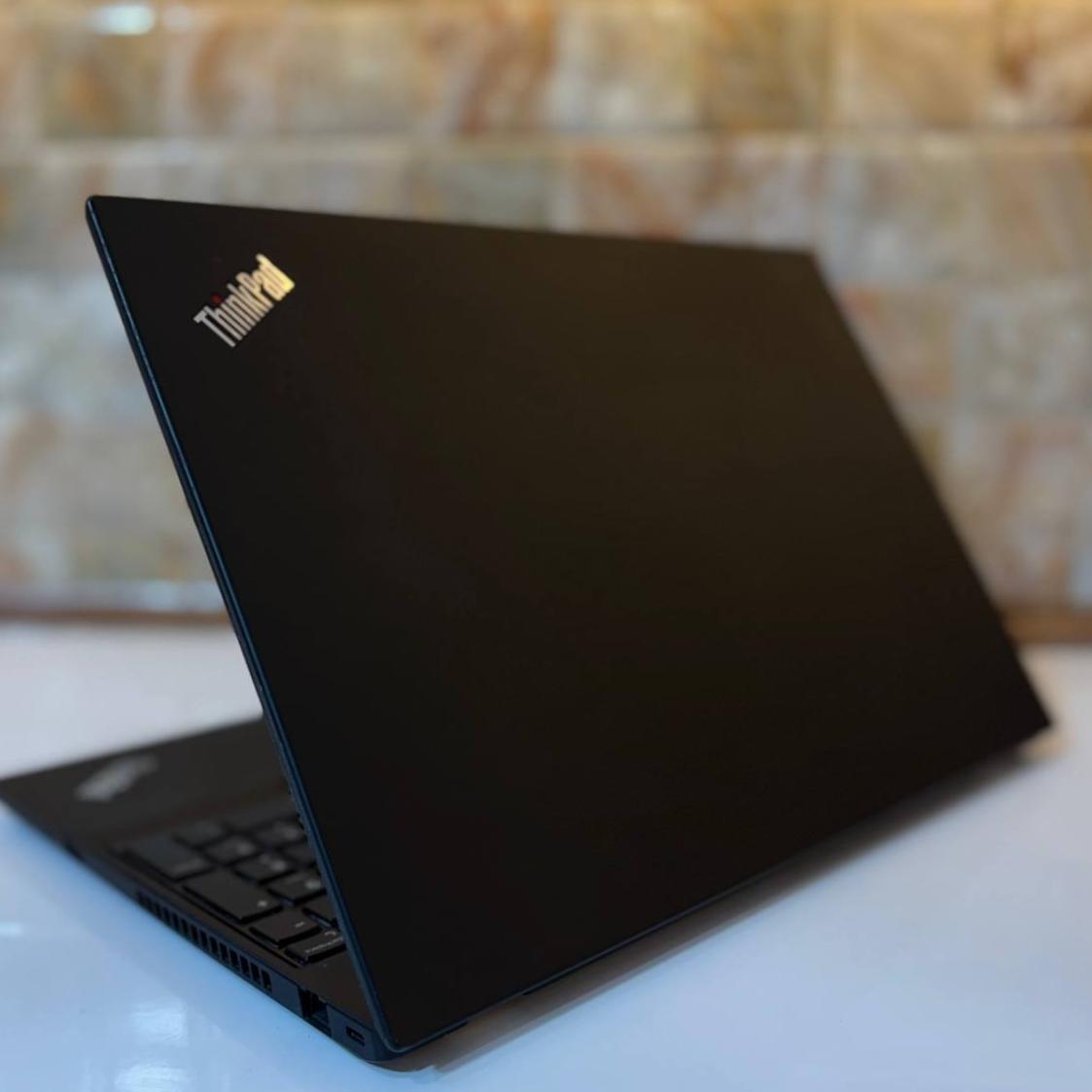 لپ تاپ لنوو core i7 /P35s دو گیگ گرافیک