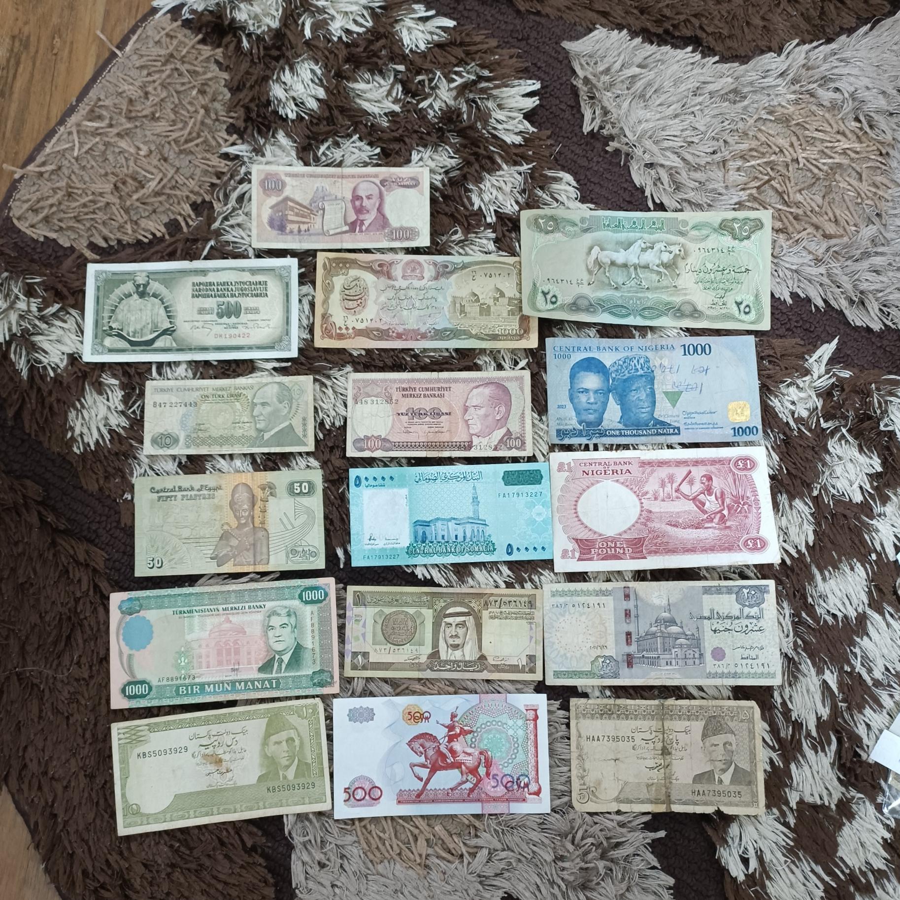 16 عدد اسکناس های خارجی