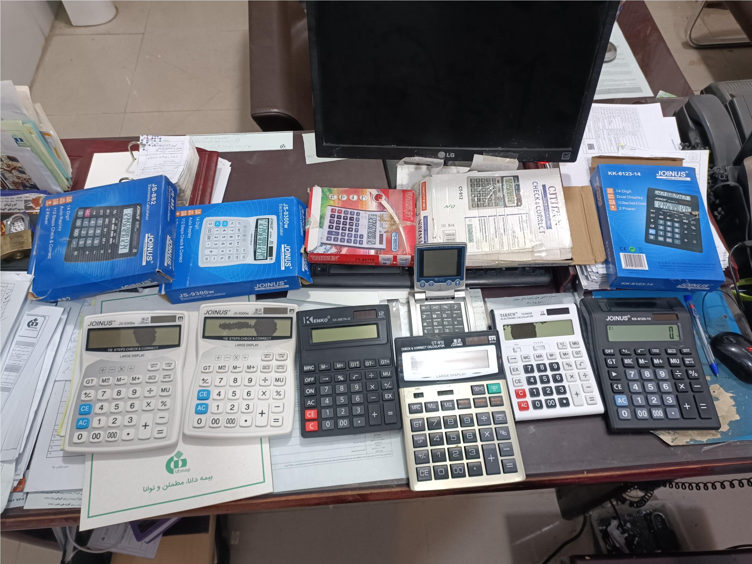 7 عدد ماشین حساب معیوب