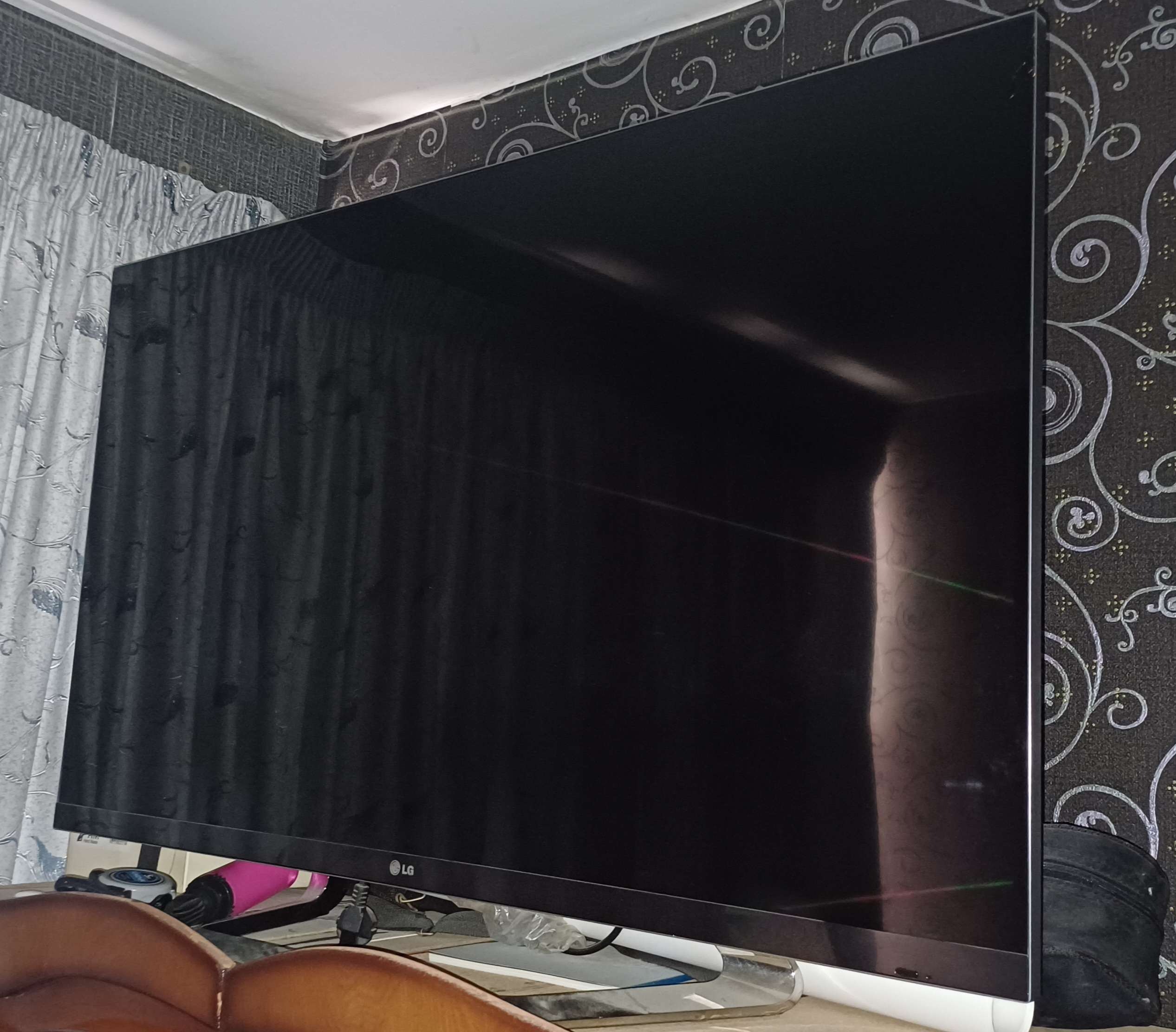 Led ال جی مدل LM7600