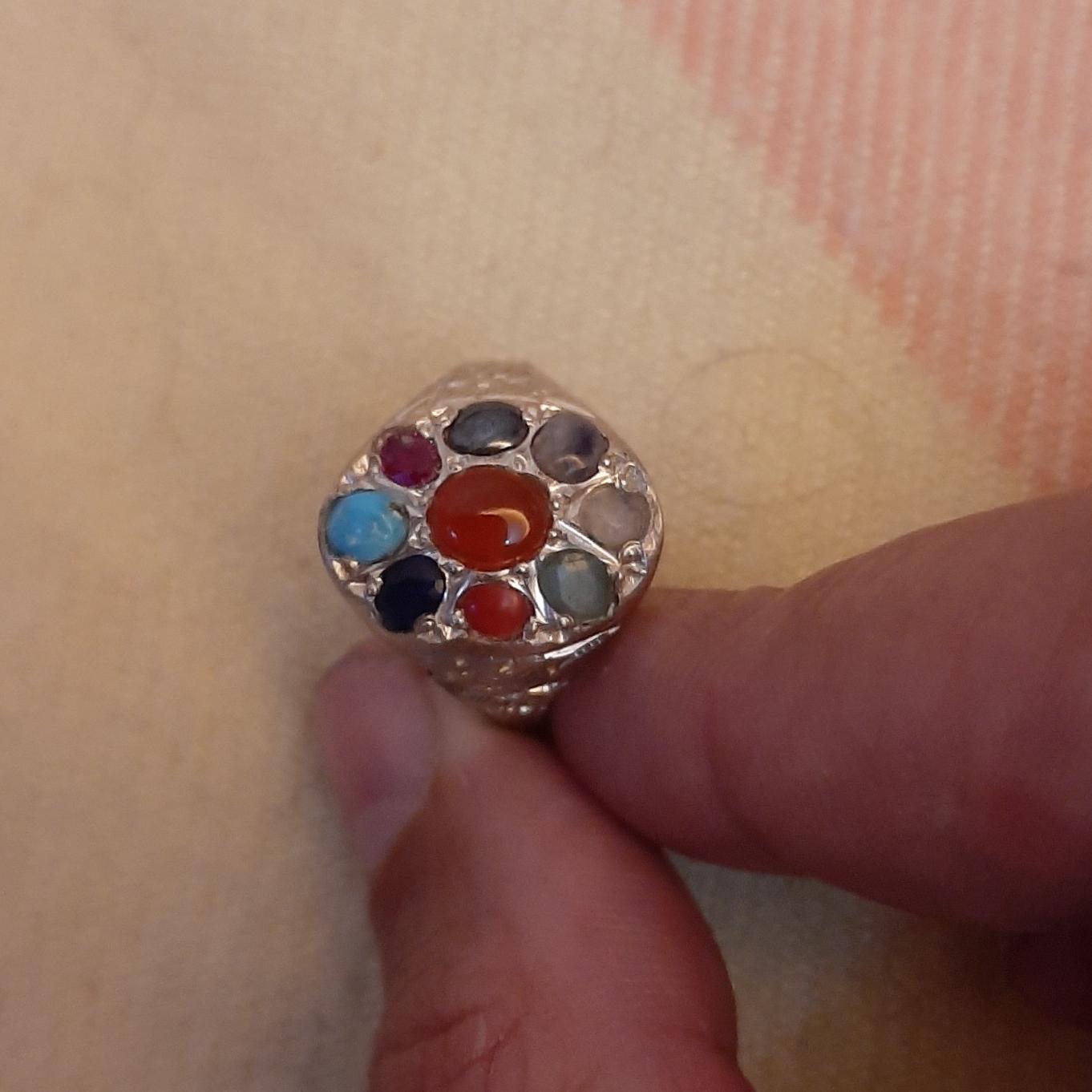 انگشتر خاص با تمام سنگهای معدنی اصل