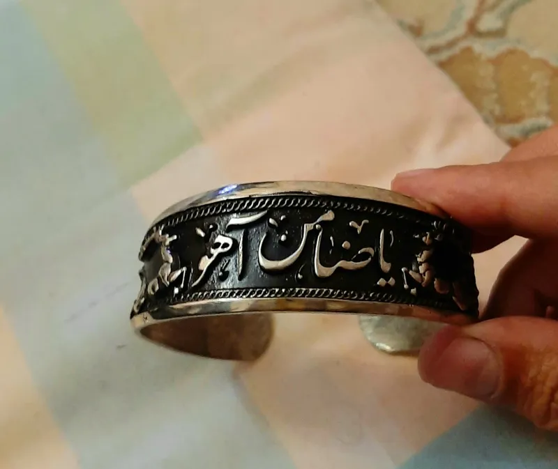 دستبند یا ضامن آهو با آبکاری نقره ای رنگ