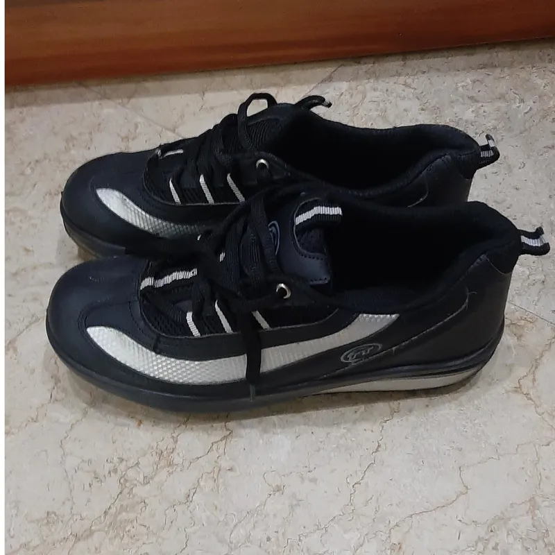 کتونی طبی برای راه و دویدن طراحی شده