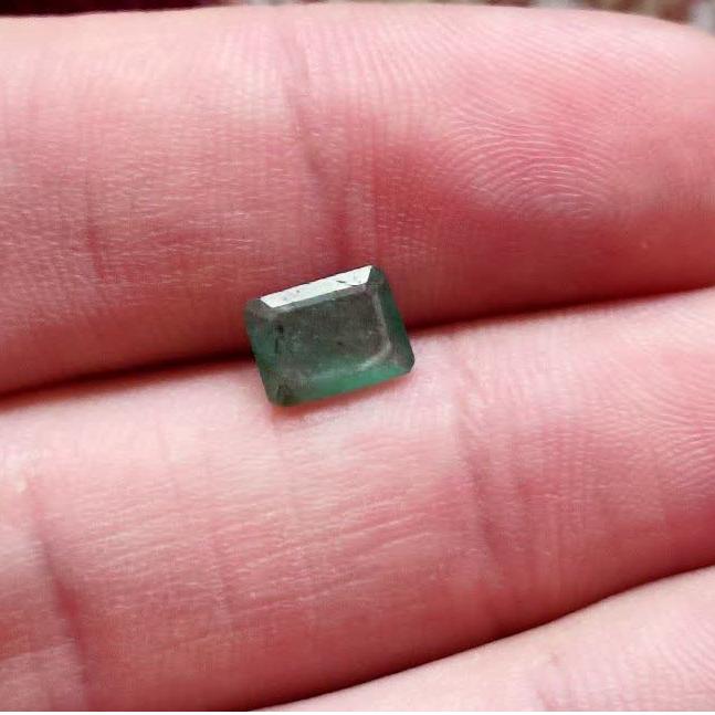 زمرد زامبیا طبیعی و بسیارخوشرنگ