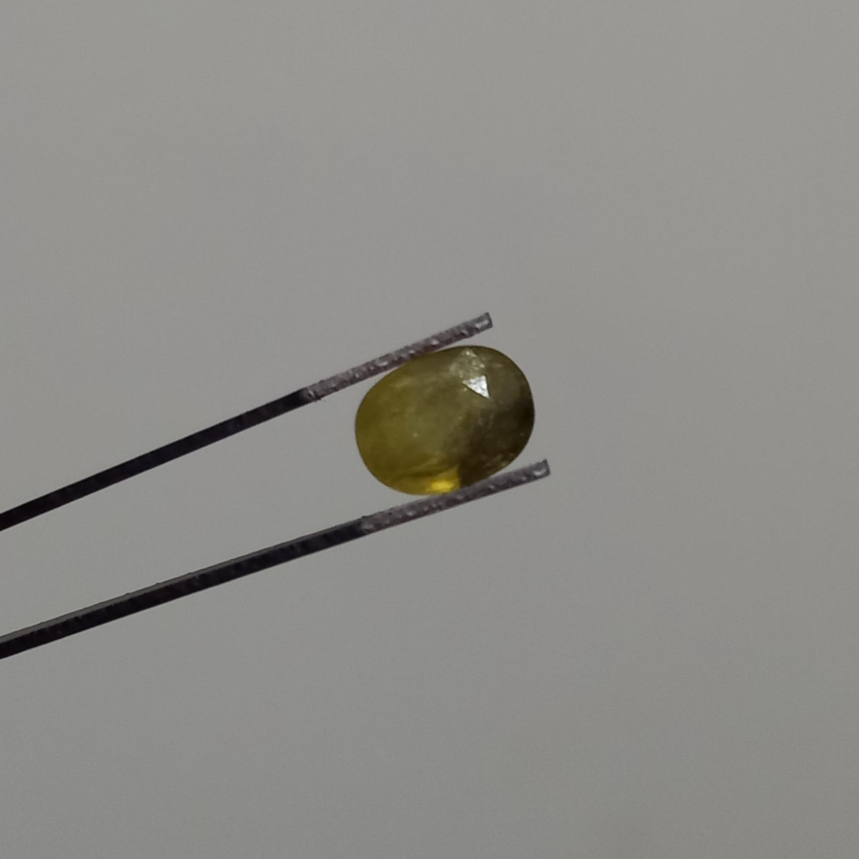 یاقوت سبز معدنی