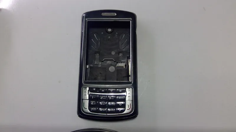 3 عددقاب گوشی قدیمی قیمت هر عدد 200 هزار