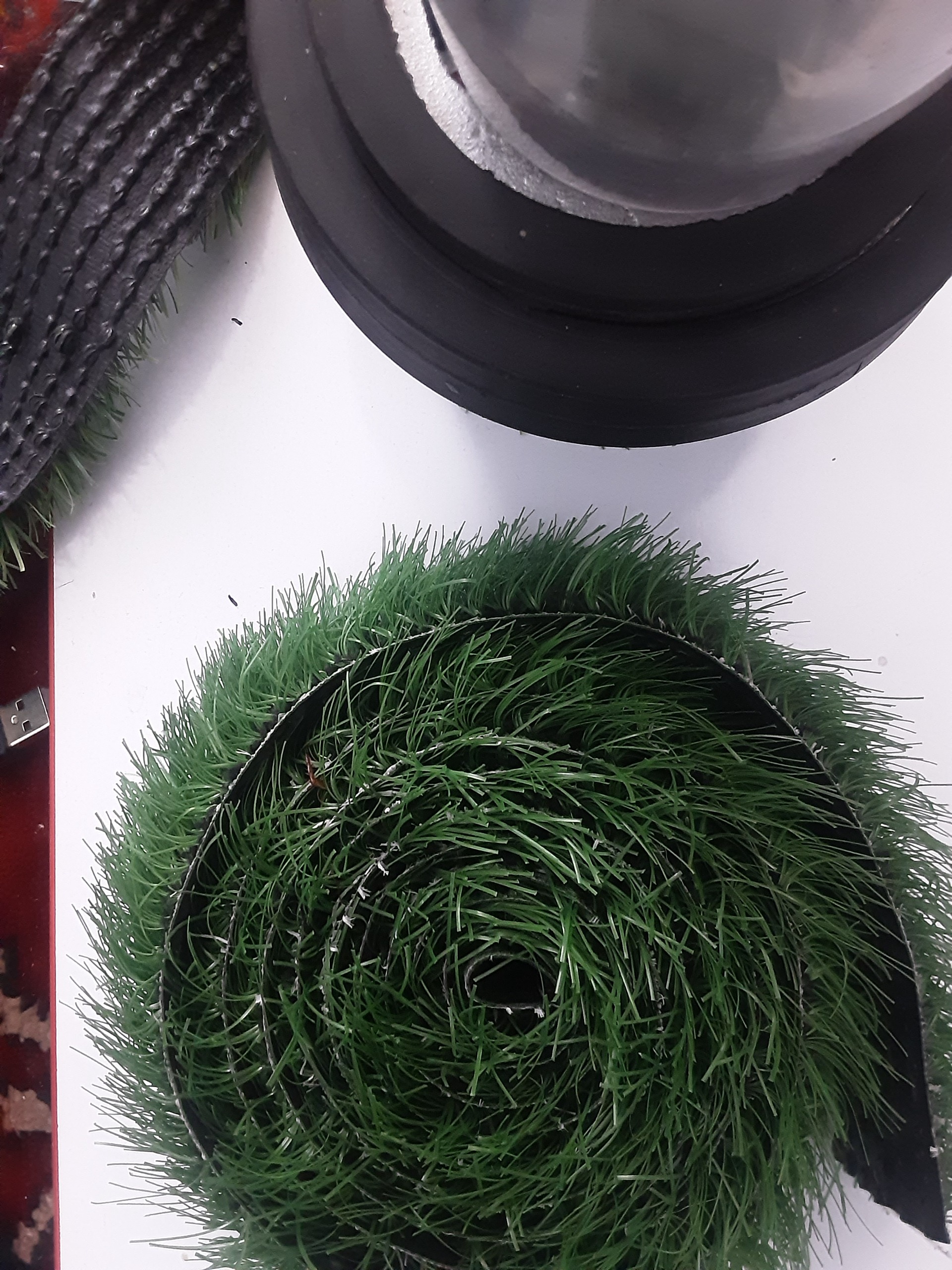 2حلقه چمن مصنوعی 15م عرض5سانت وطول4متر