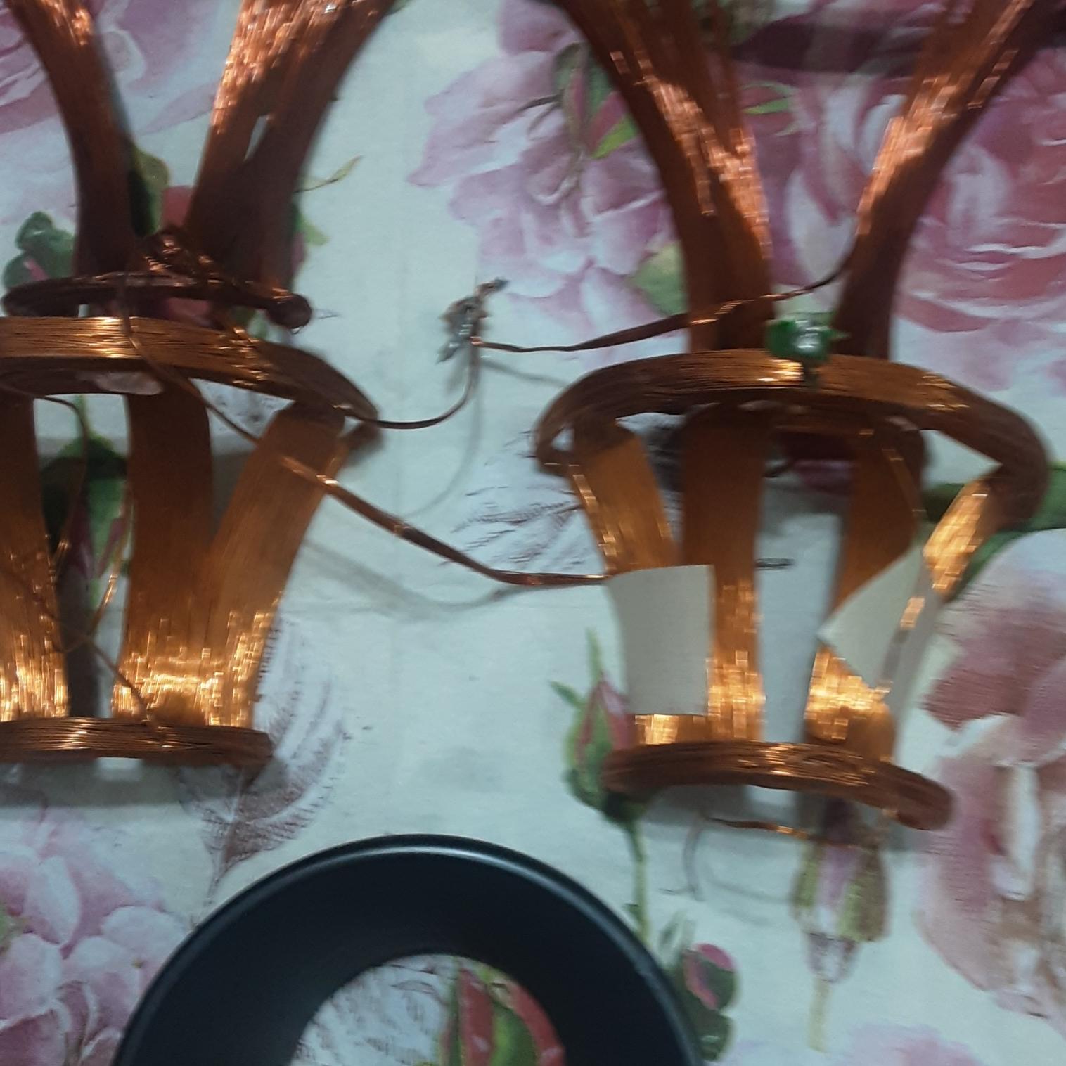 دو عدد گلدان مسی و یک گرافیت