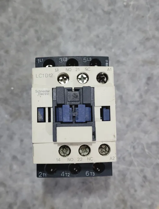 کنتاکتور 12 آمپر اشنایدر