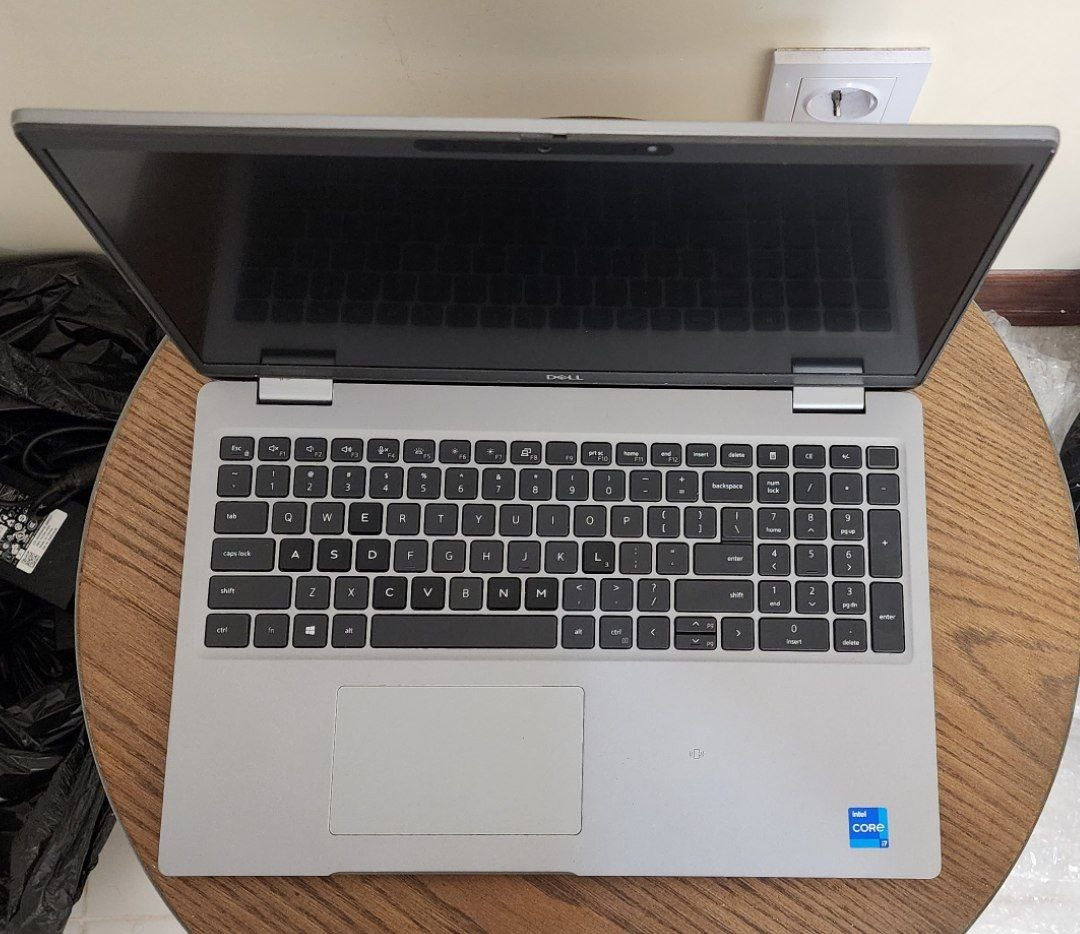 لپ تاپ Dell latitude 5520 i7 نسل 11