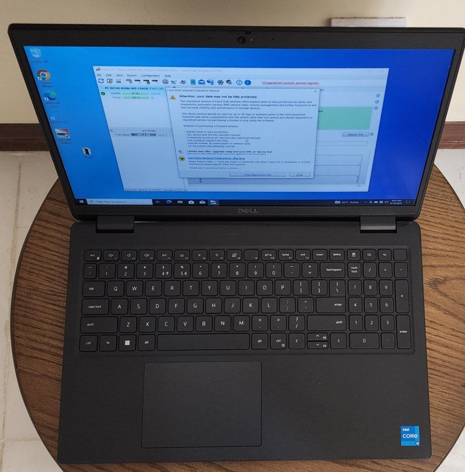لپ تاپ Dell latitude 3520 i5 نسل 11