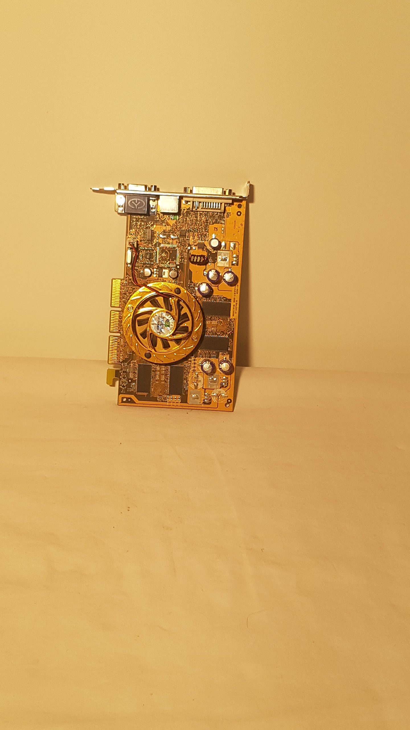 کارت گرافیک AGP 128MB NVIDIA کلکسیونی رنگ خاص