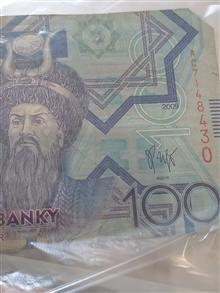 100