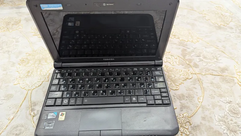 لپ تاپ توشیبا NB200