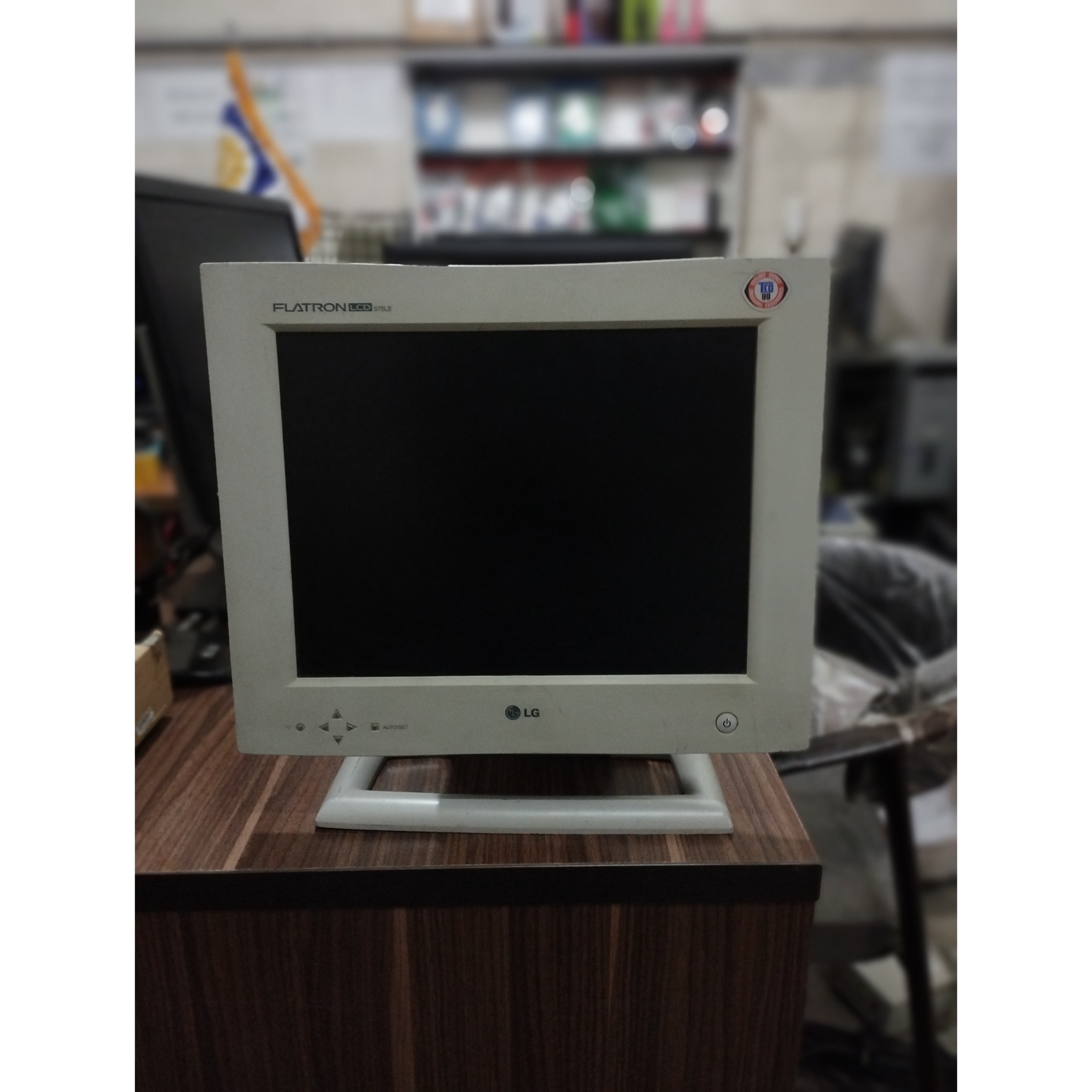 مانیتور LG آداپتوری ( مناسب دوربین مداربسته)