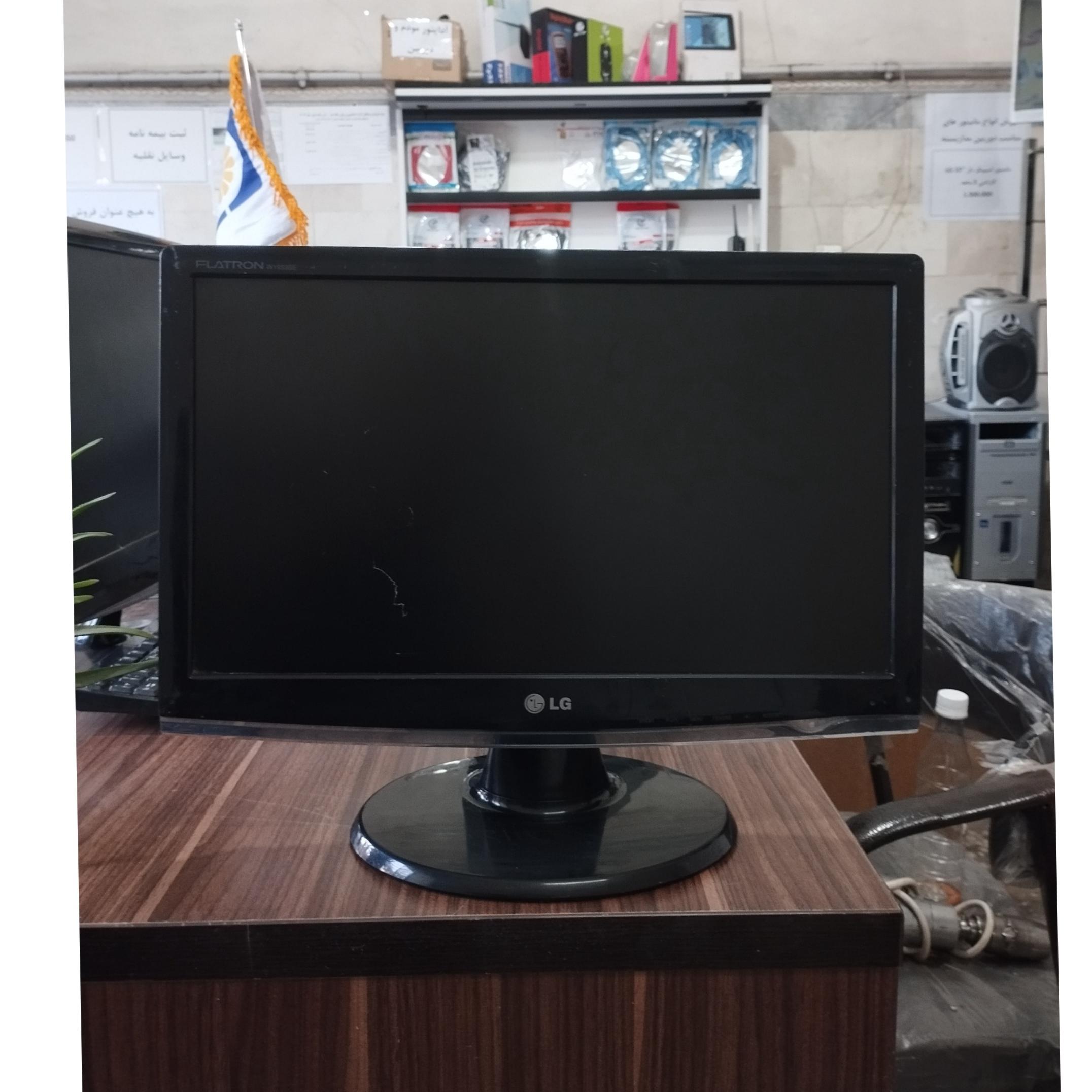 مانیتور حرفه ای  LG 19 اینچ