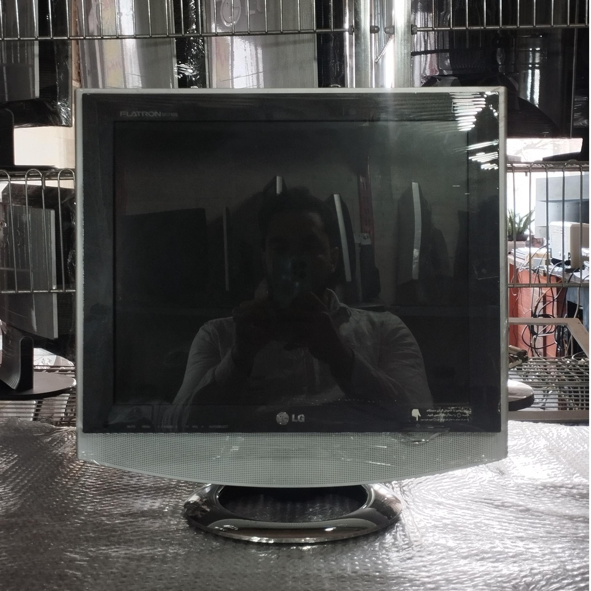 مانیتور عروسک LG همراه با اسپیکر