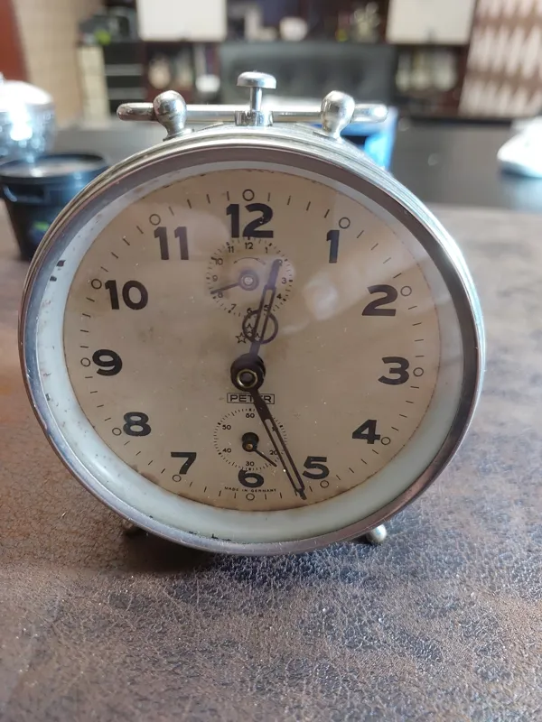 ساعت رومیزی کوکی