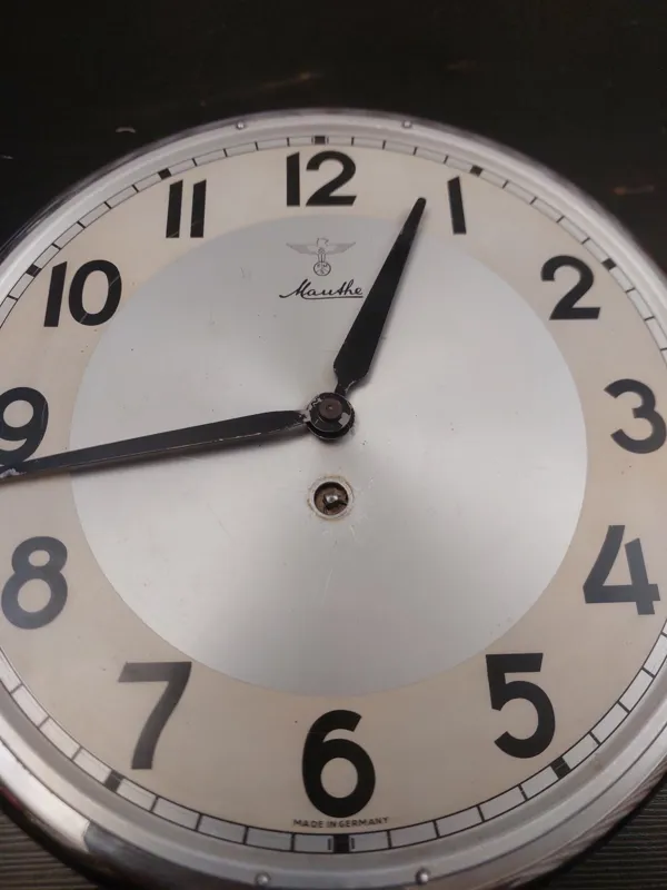 ساعت دیواری المانی