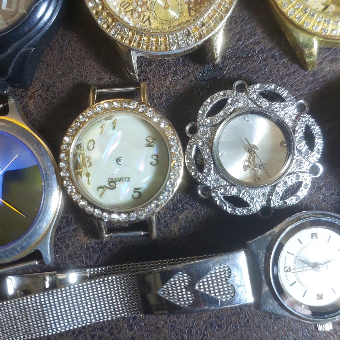 ساعت مچی ده تایی