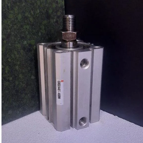 سیلندر پنوماتیک SMC CDQ2A40-40DM