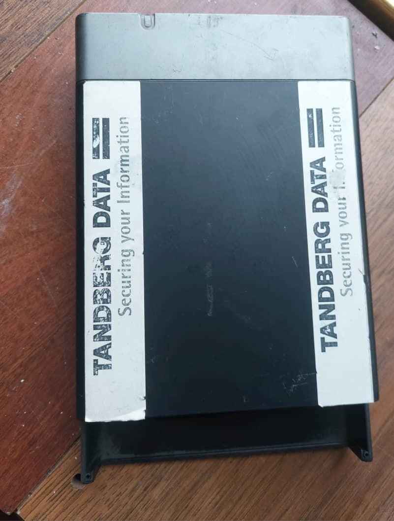 TANDBERG DATA   SCSI