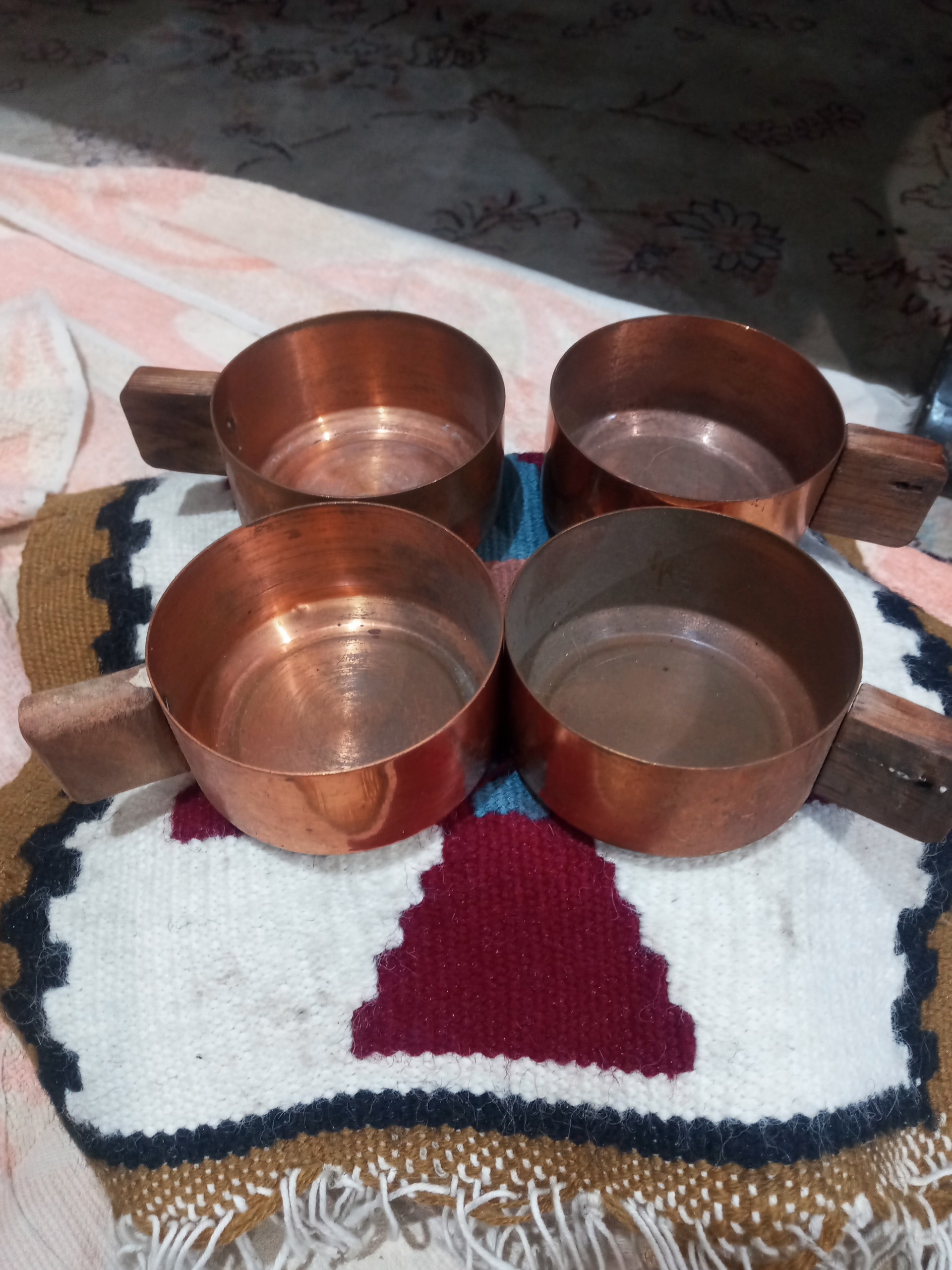 4عددفنجان مسی قدیمی فرنگی دسته چوبی