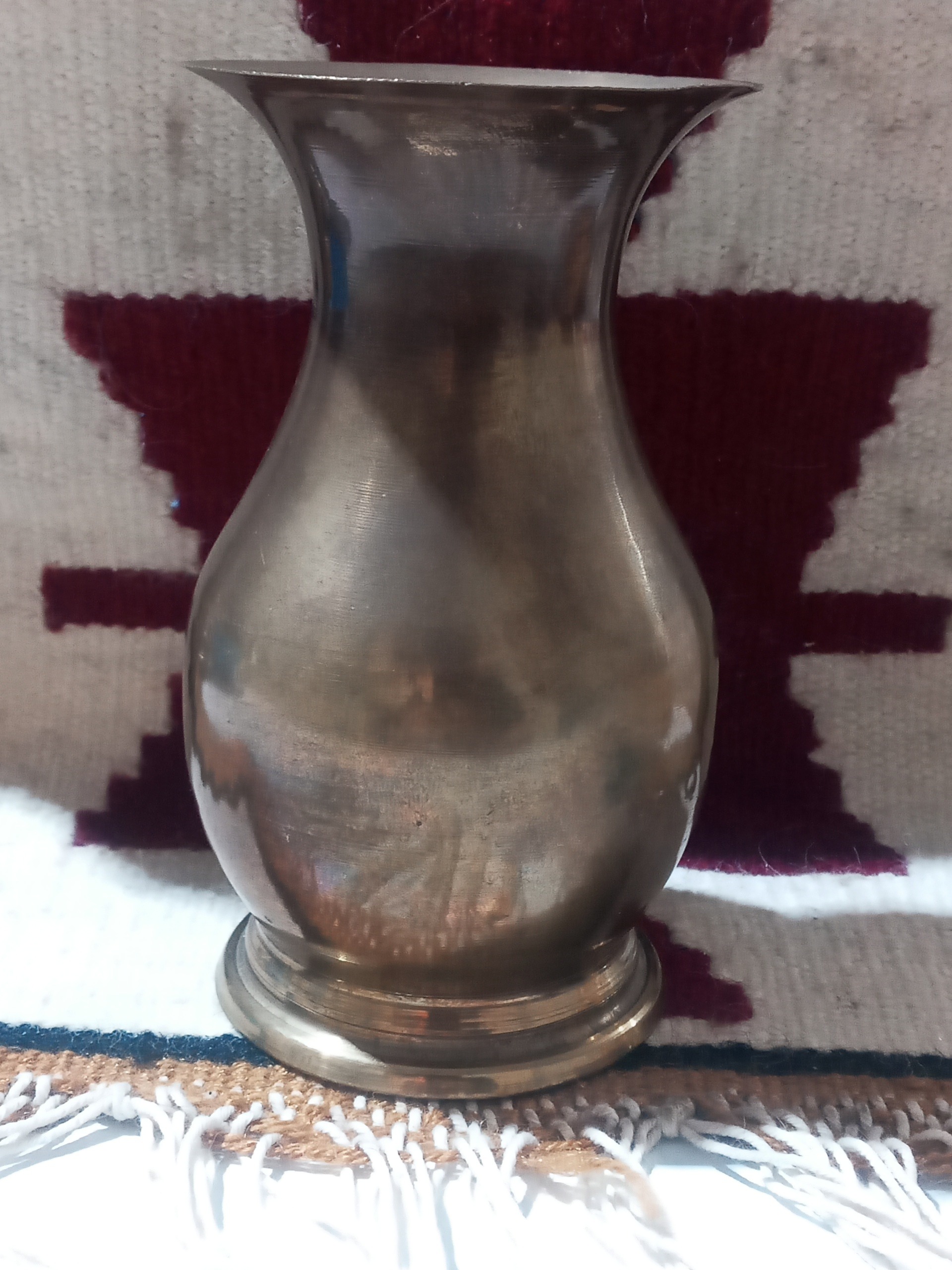گلدان برنجی قدیمی دستساز در حدنو