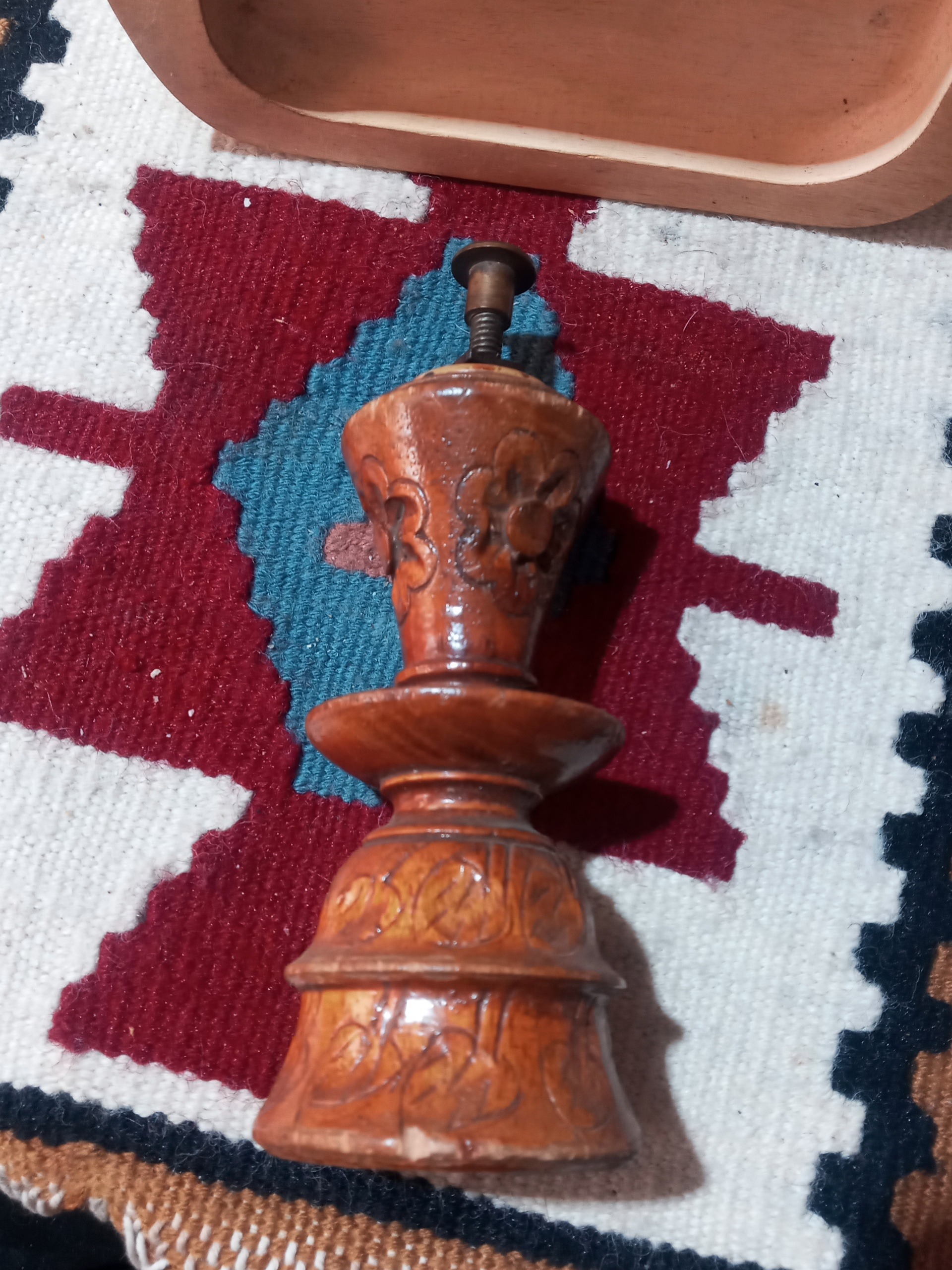 دستگیره درب ورودی چوبی قدیمی منبت وکنده کاری