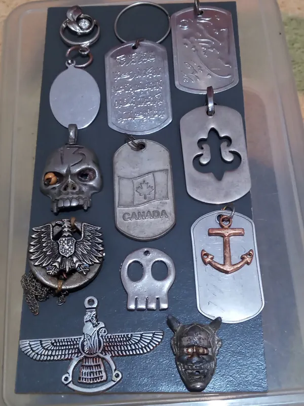 گردنبند اویزهای قدیمی 13 قطعه