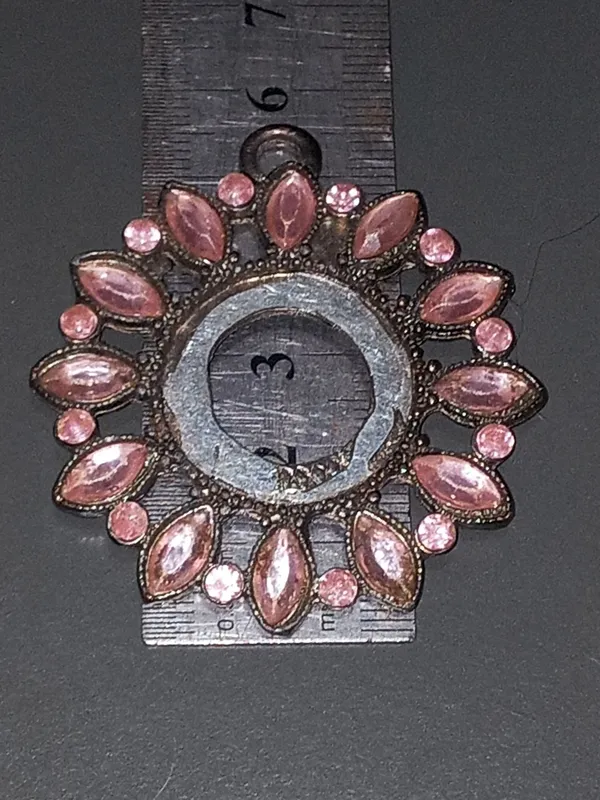 اویز برنجی قدیمی با سنگ مصنوعی اتمی