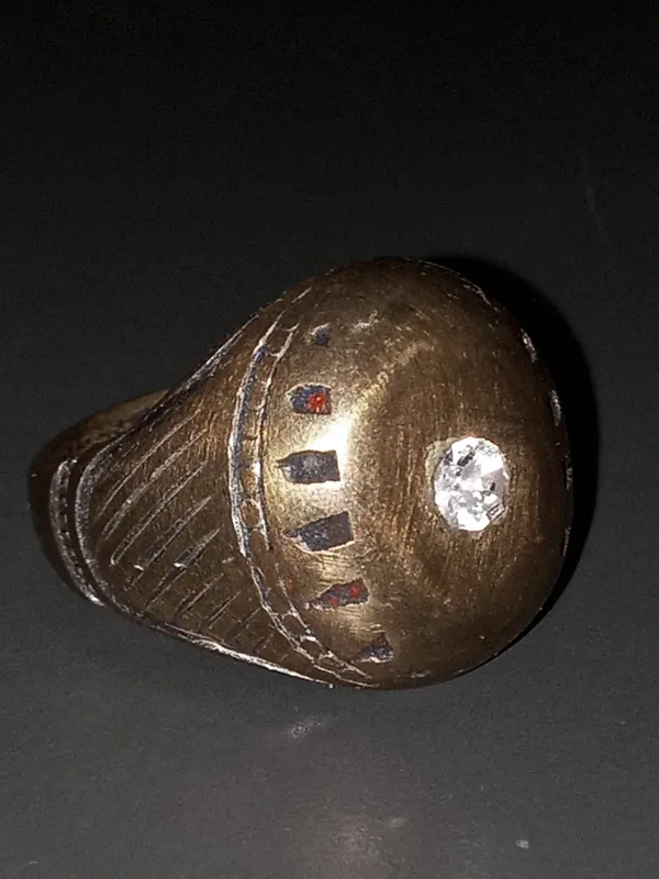 انگشتر بسیارقدیمی برنجی درشت