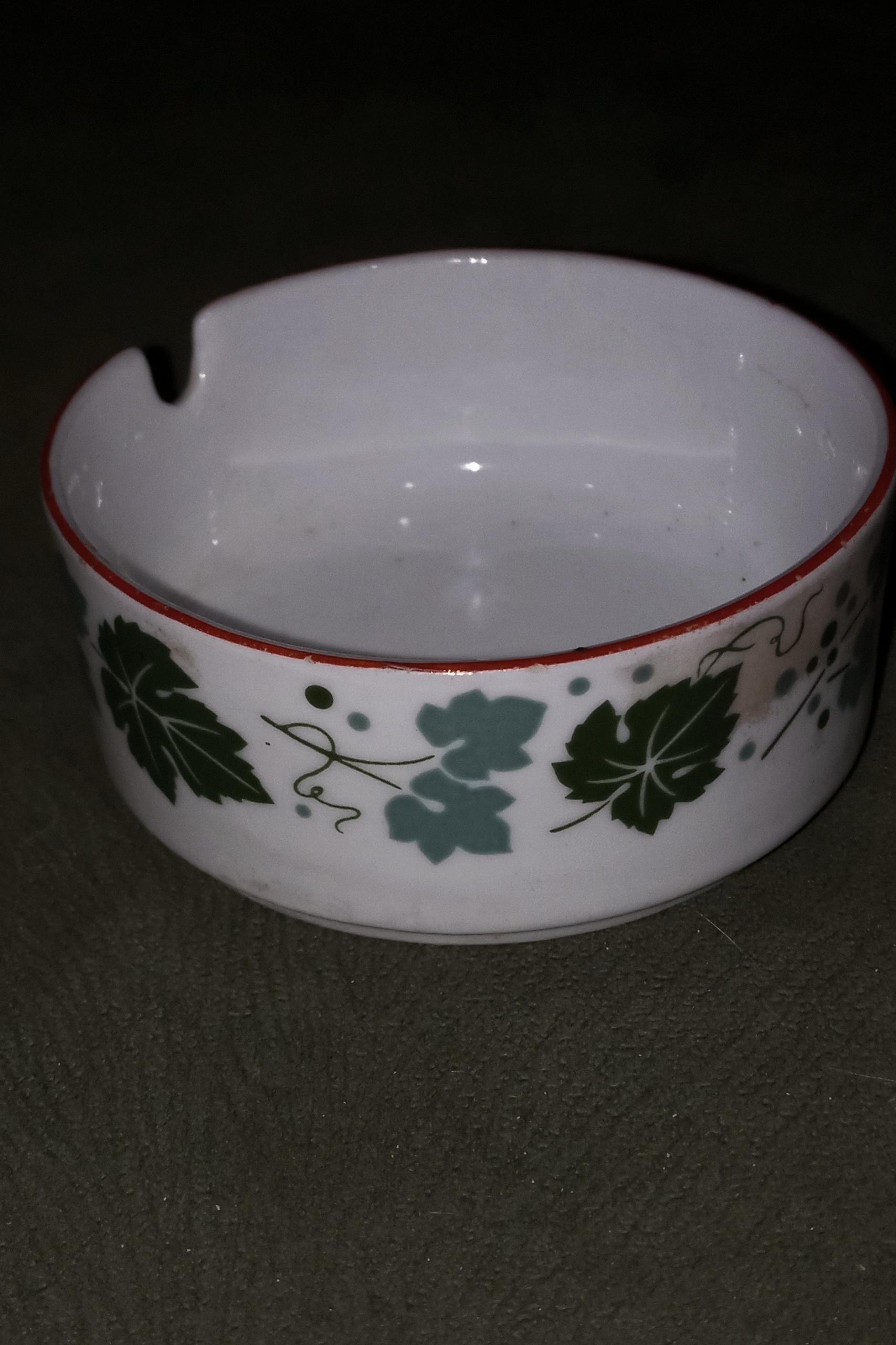 زیرسیگاری چینی مارک porzeltanقدیمی تکنفره