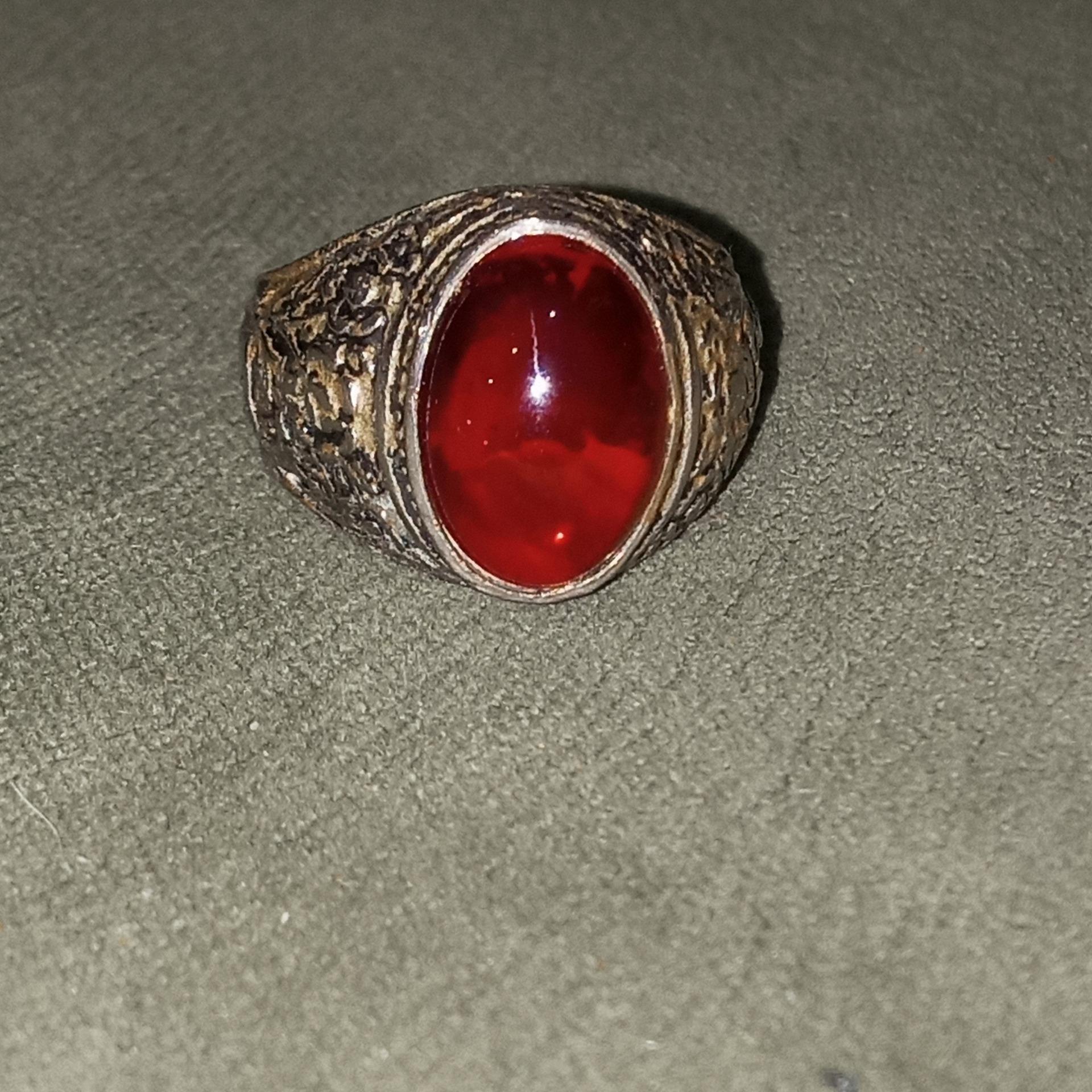 انگشتر قدیمی با نگین معدنی بسیارقدیمی