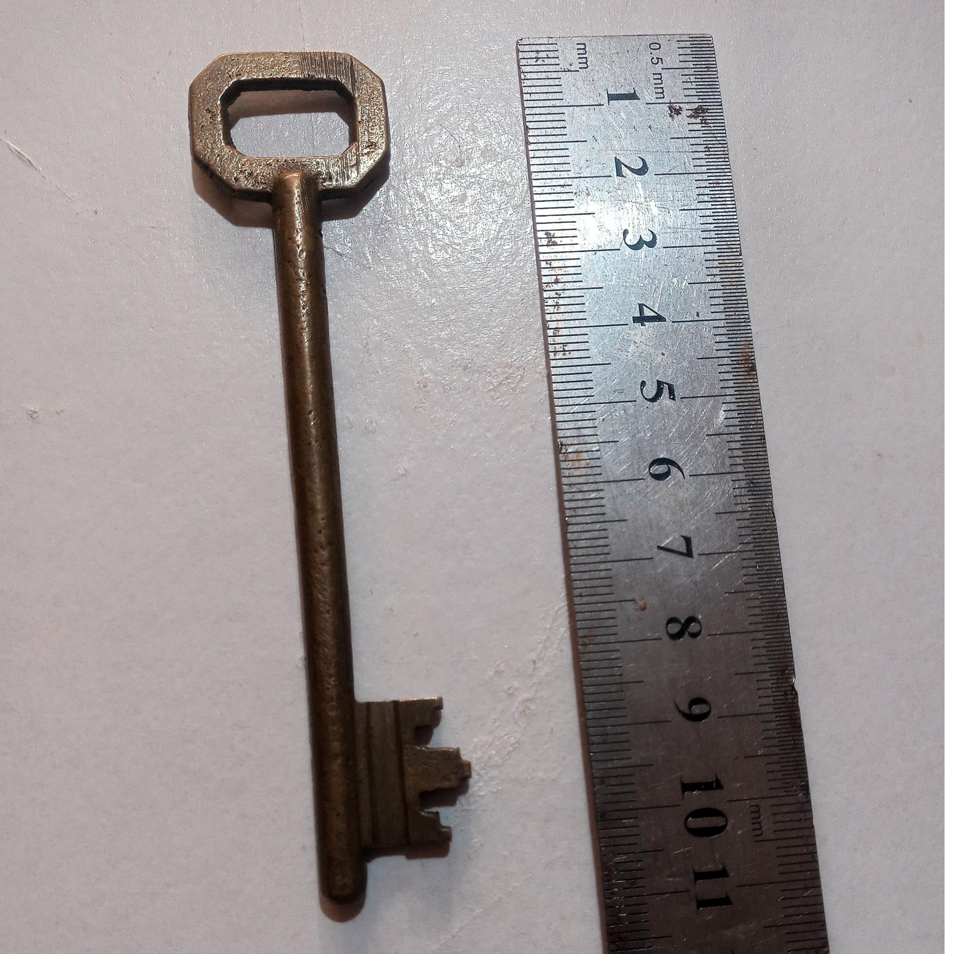 کلید برنجی قدیمی گاوصندوقی 11 سانتی
