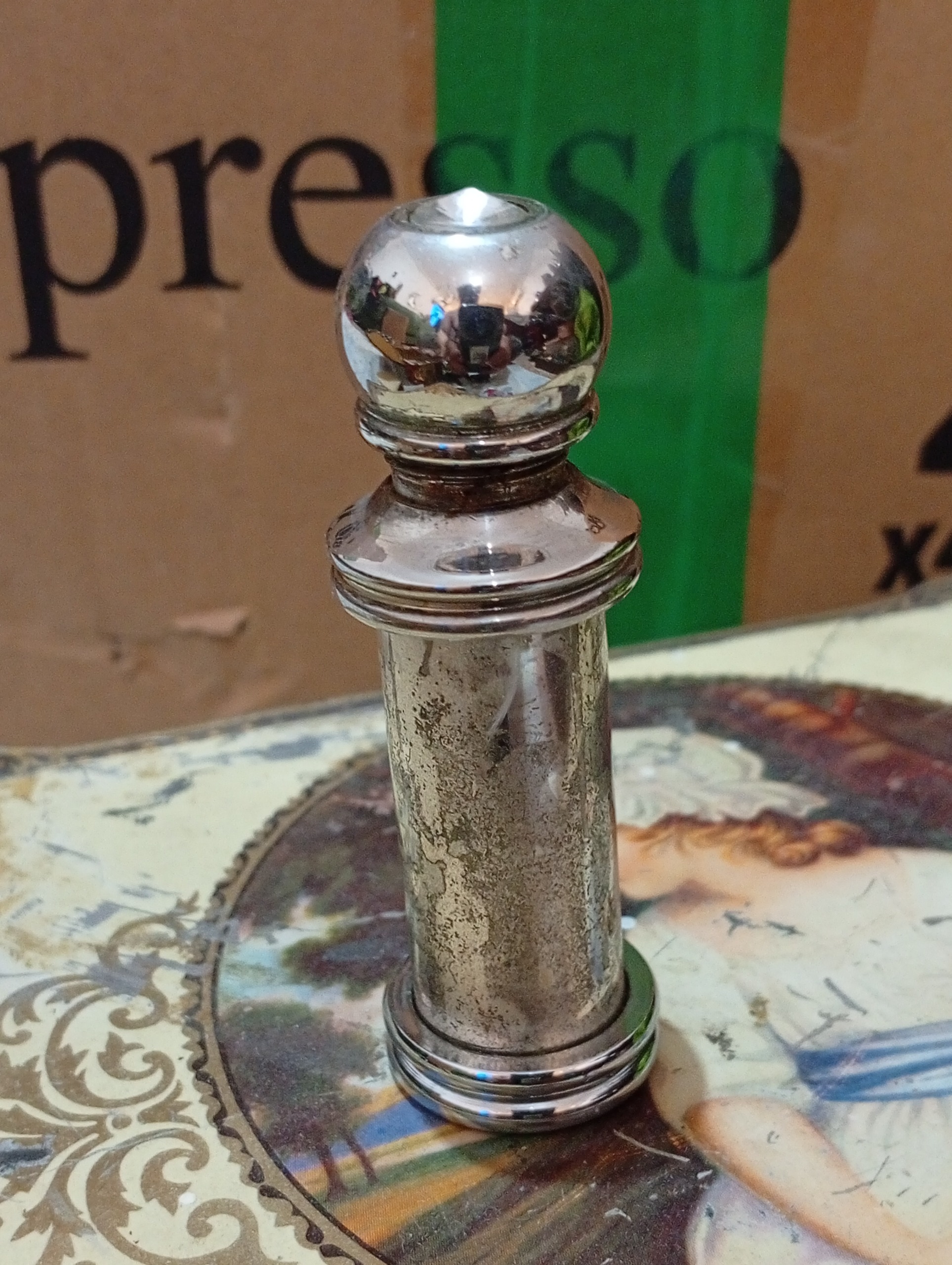 جای شیشه عطری زمان پهلوی
