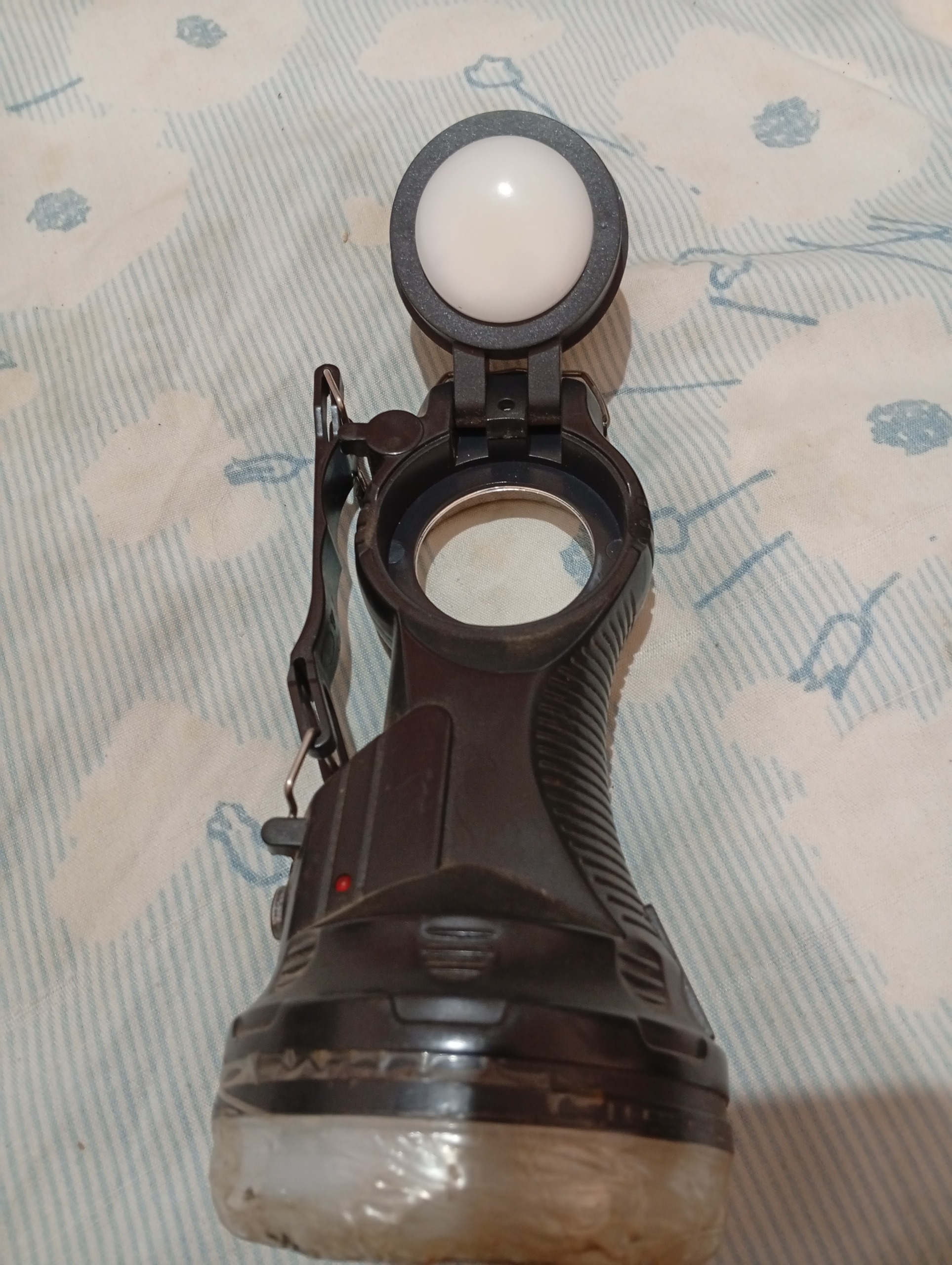 چراغ قوه بزرگ وجوندار