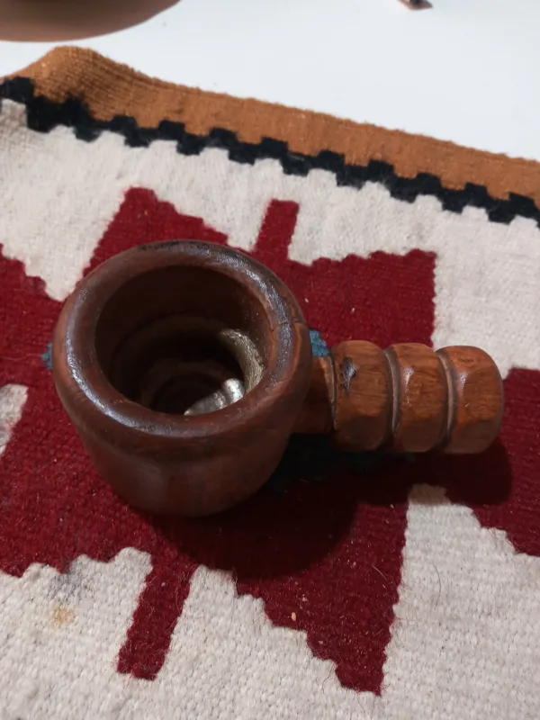 زیرسیگاری مشتی خودرو ازچوب گردو مطابق تصویر